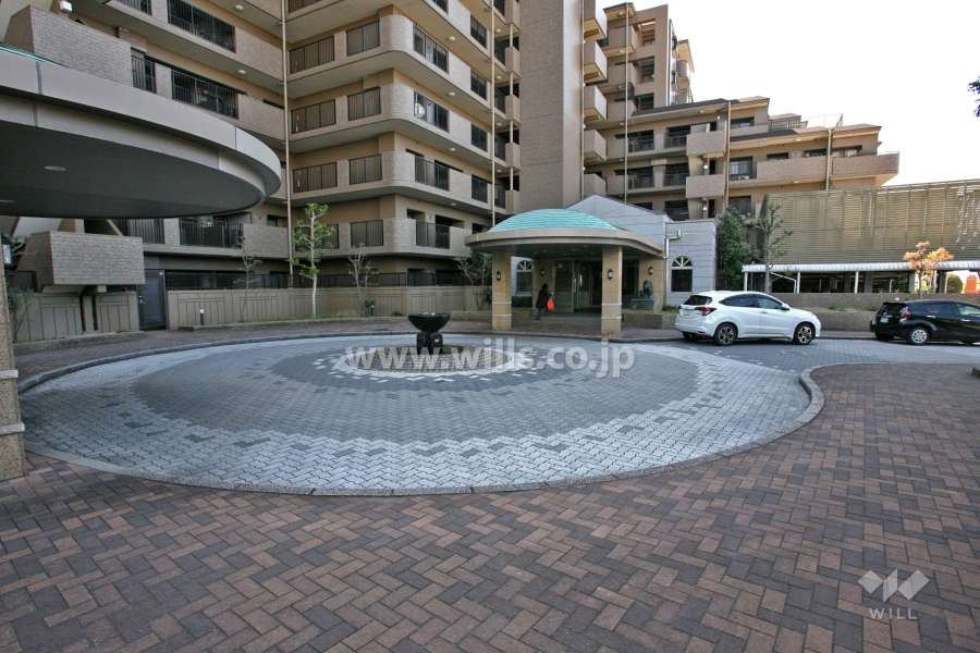 エントランス前のロータリー