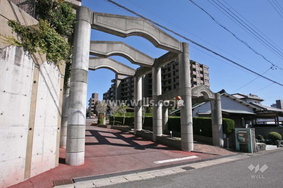 西側の敷地入り口