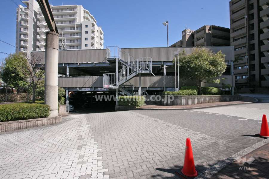 駐車場出入り口