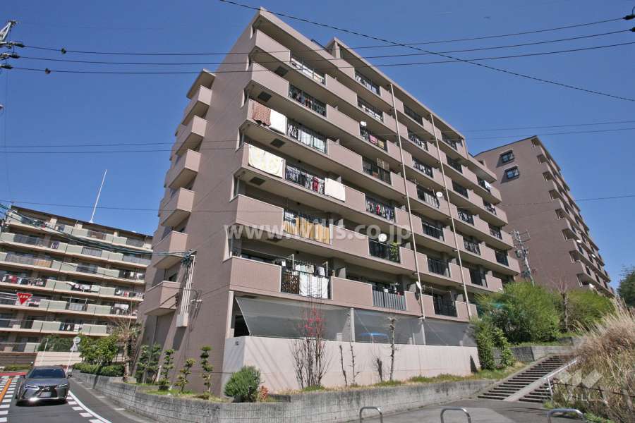 ファミール日進壱番館の外観(南側から)