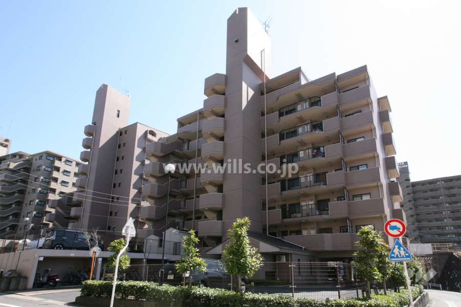 ファミール日進壱番館の外観(北側から)