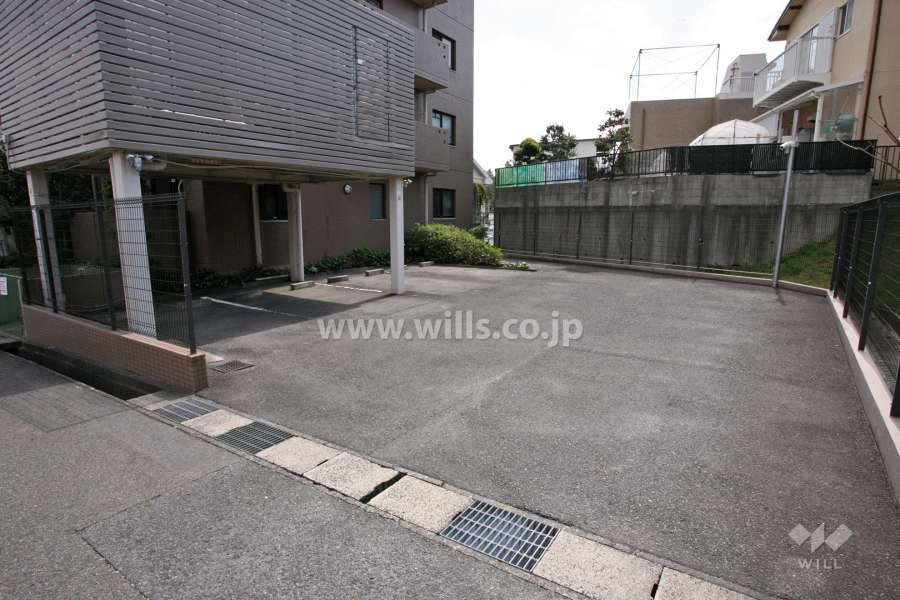 敷地内駐車場（屋外平面式）