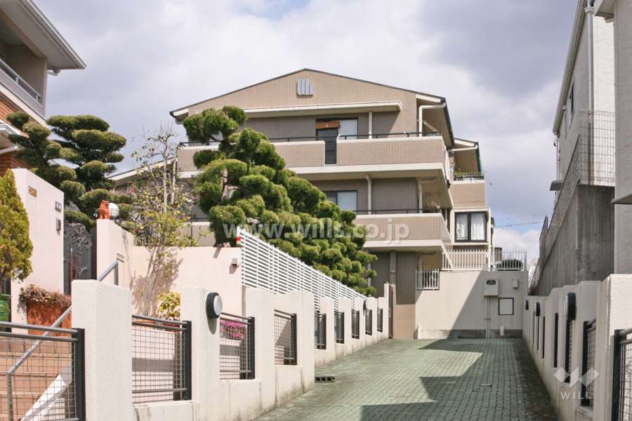 グローリアスヒルズ梅森坂の外観(南西側から)