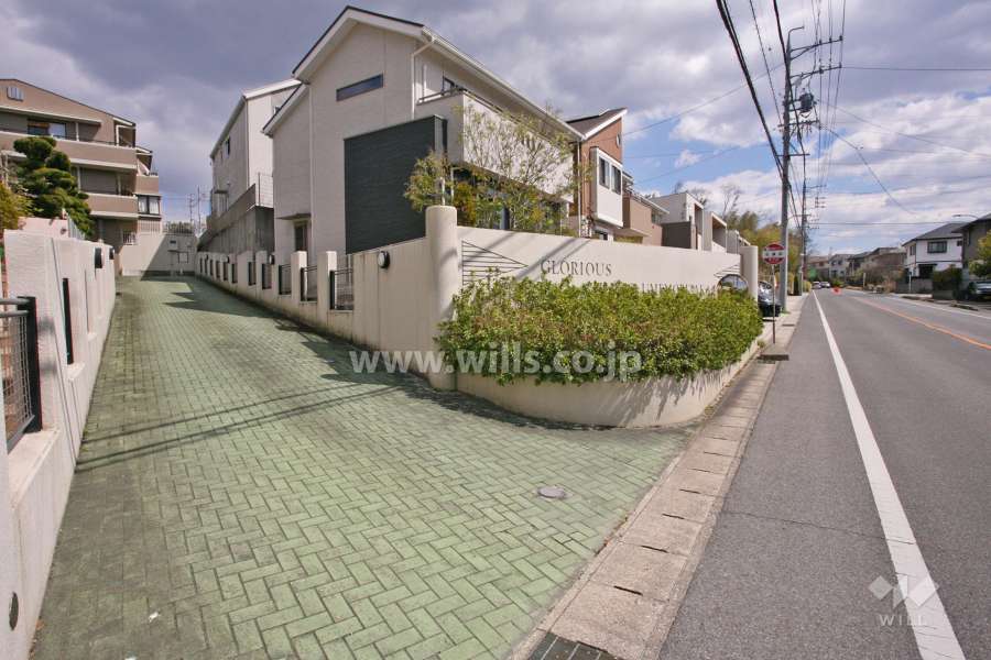 駐車場出入り口