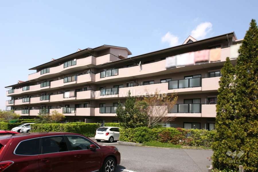 ライフウエルズ香久山1番館の外観(南側から)