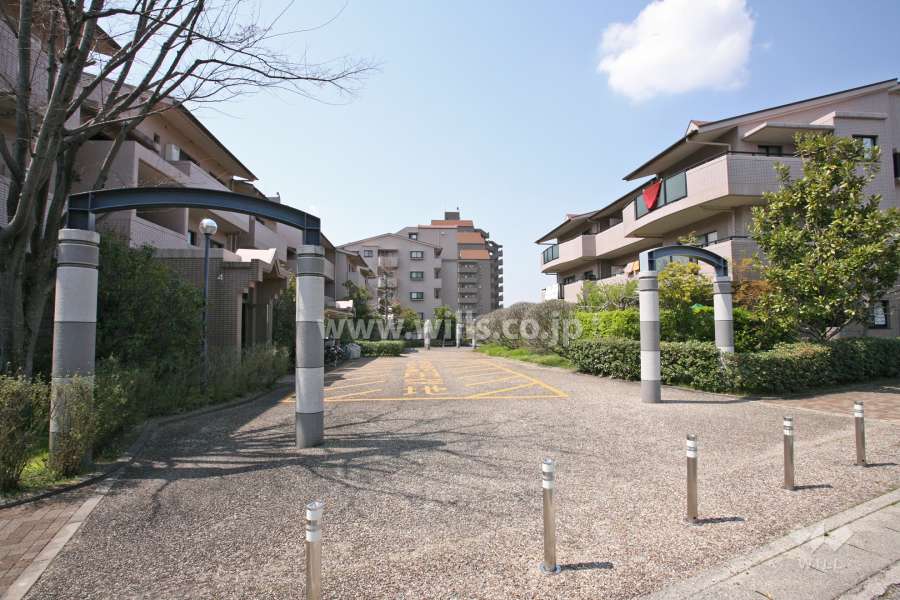 敷地出入り口(東側)