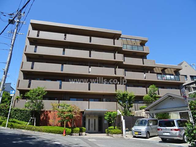 グランドメゾン吹田山手の外観（南東側から）