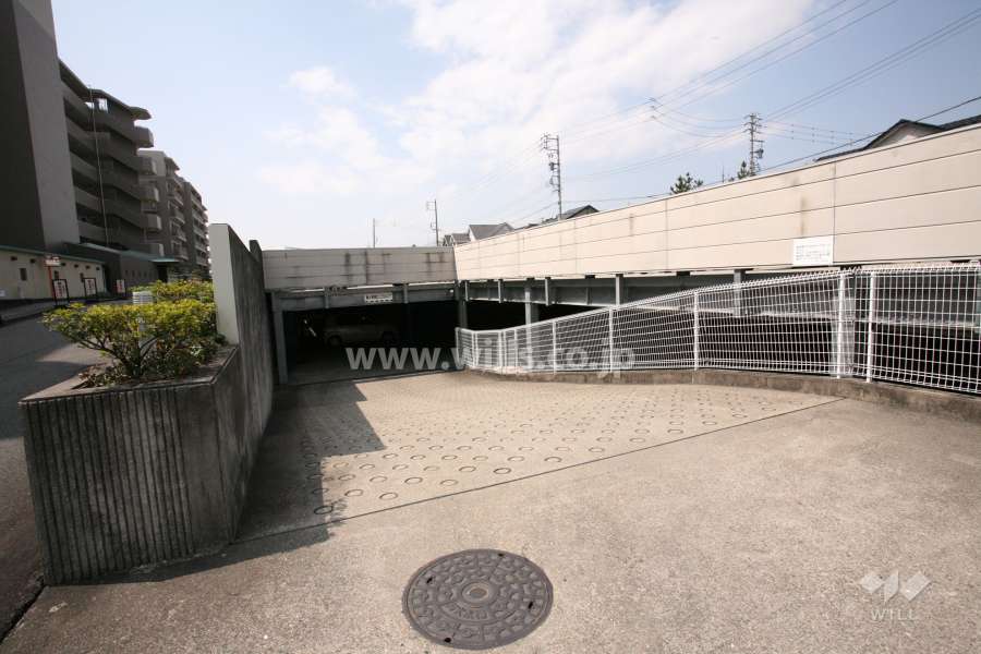 駐車場の出入り口