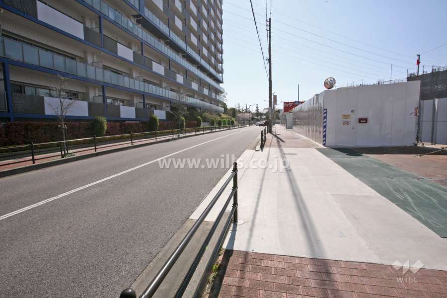 敷地南西側の前面道路