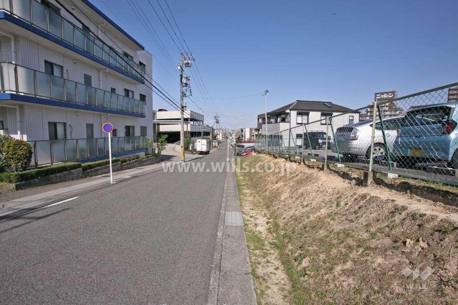 敷地南東側の前面道路