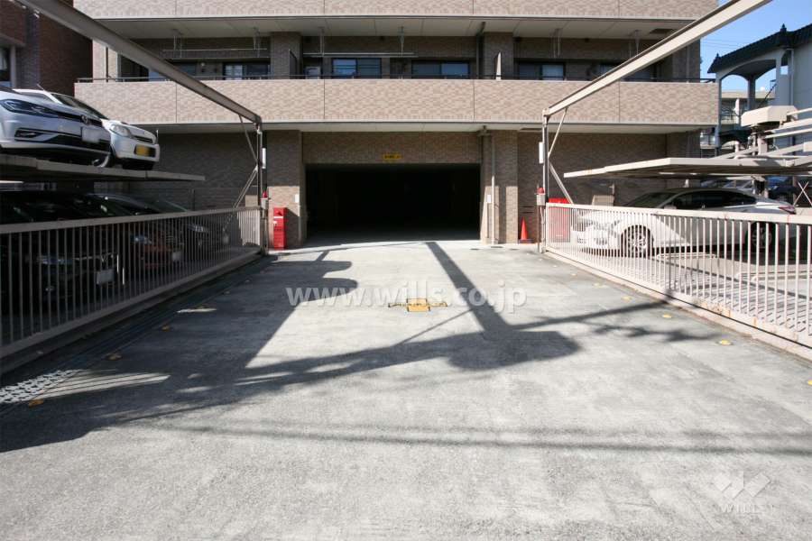 敷地内駐車場（屋内機械式）