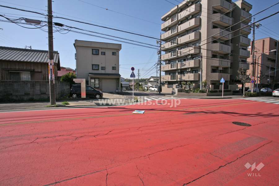 敷地東側の前面道路