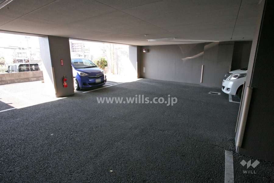 敷地内駐車場（屋外平面式・屋内平面式）