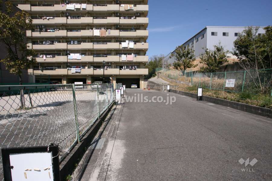 駐車場出入り口