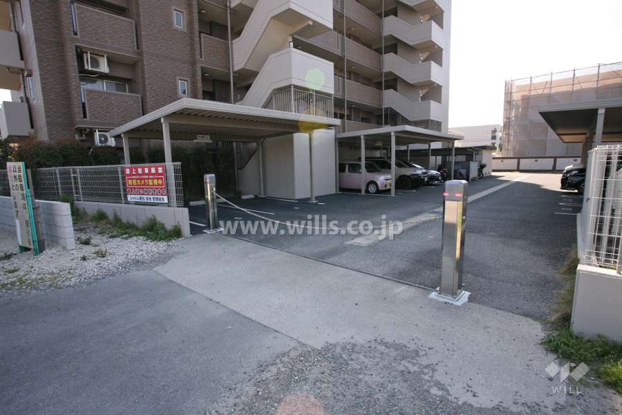 駐車場の出入り口