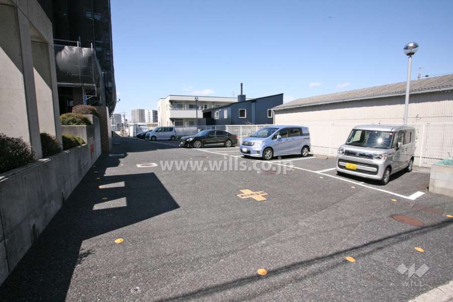敷地内駐車場（屋外平面式）