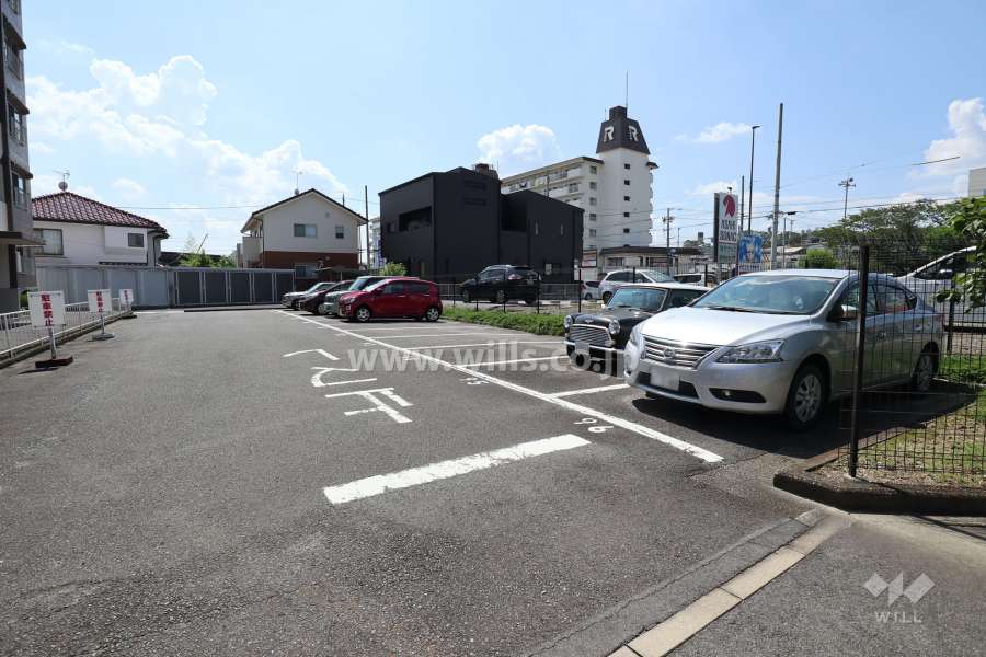 敷地内駐車場（屋外平面式）