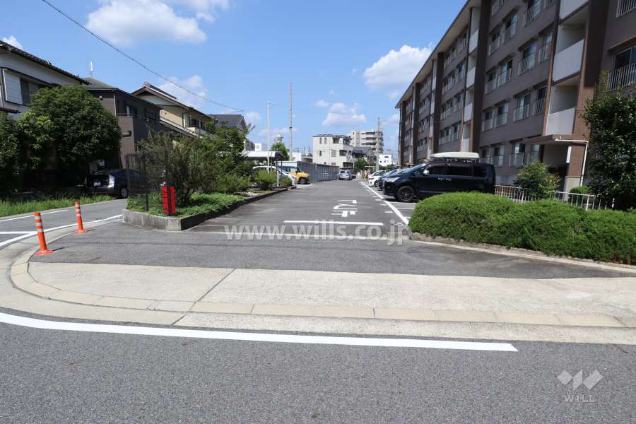 駐車場出入り口