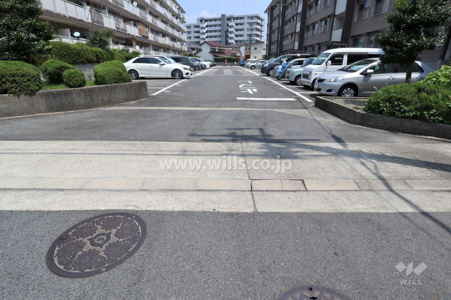 駐車場出入り口