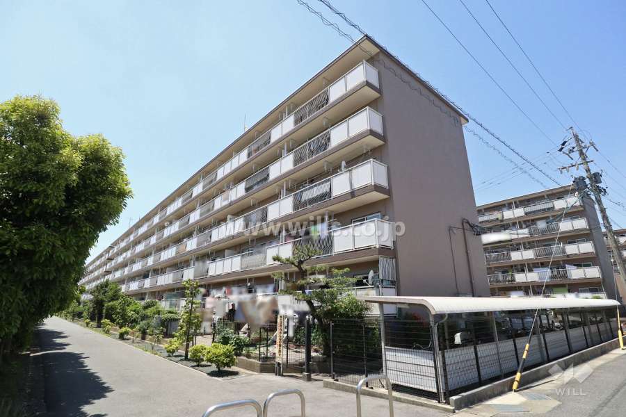 名鉄旭前ハイツF棟の外観（東側から）