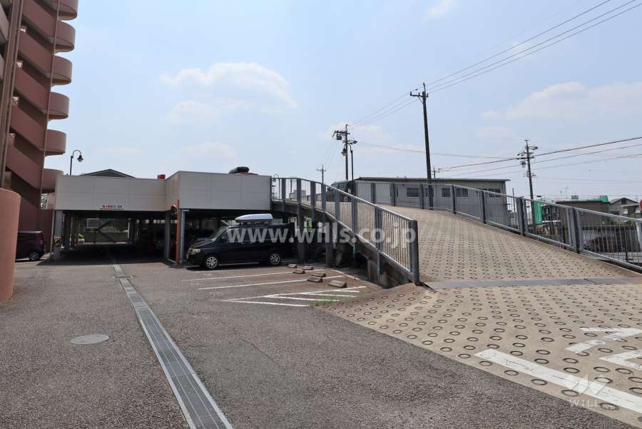 敷地内駐車場（平面自走式）