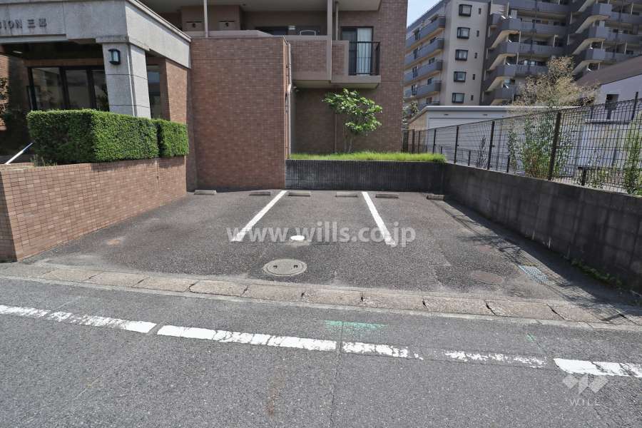 敷地内駐車場（屋外平面式）