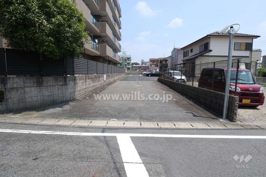 駐車場出入り口