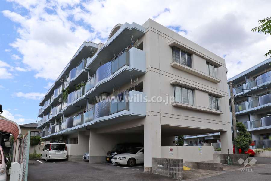 ナビタウン吉岡町マンション1の外観（南東側から）