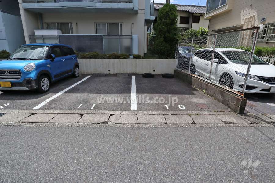敷地内駐車場（屋外平面式）