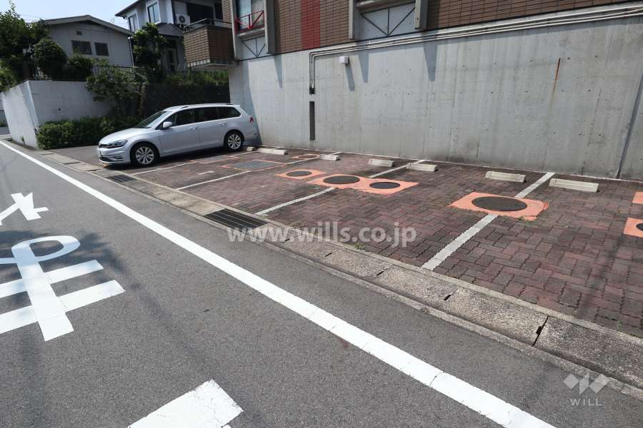 敷地内駐車場（屋外平面式）