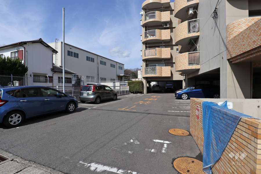 駐車場の出入り口