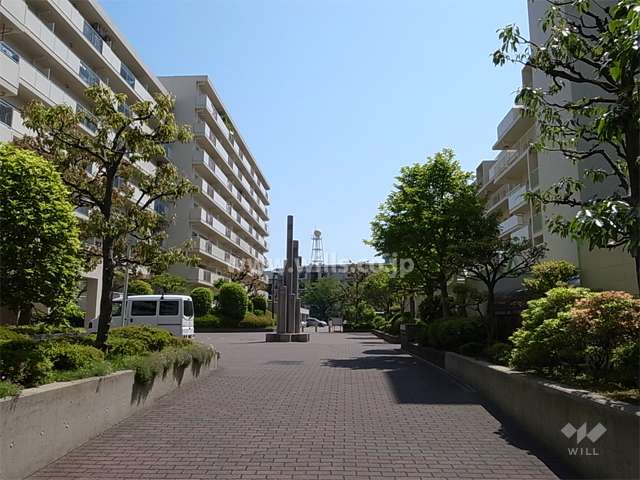 敷地中央にある広場