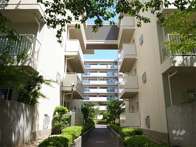 パステル千里B棟は東棟と西棟に分かれています。