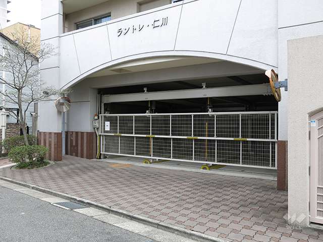 敷地内駐車場（屋内機械式）