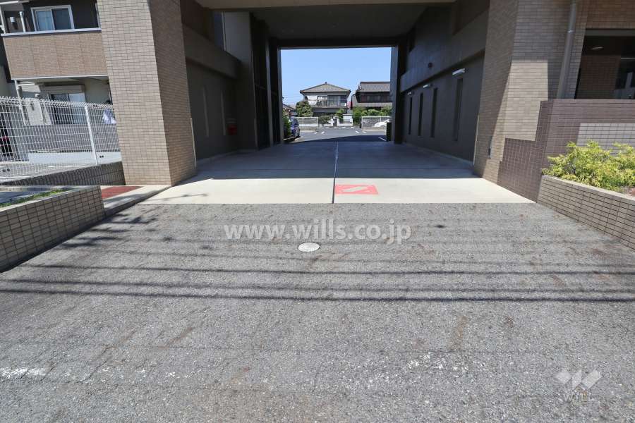 駐車場出入り口