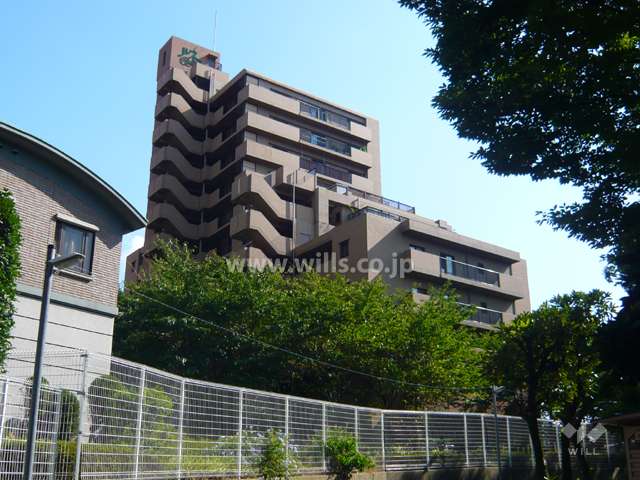 ルネ・ヒューマンズガーデン万博公園南A棟の外観（北側から見る）