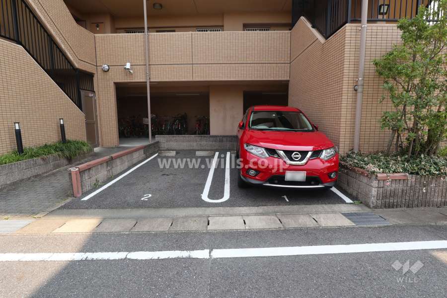 敷地内駐車場（屋外平面式）