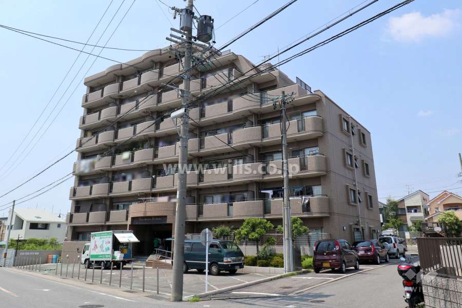 ライオンズマンション晴丘町の外観（南東側から）