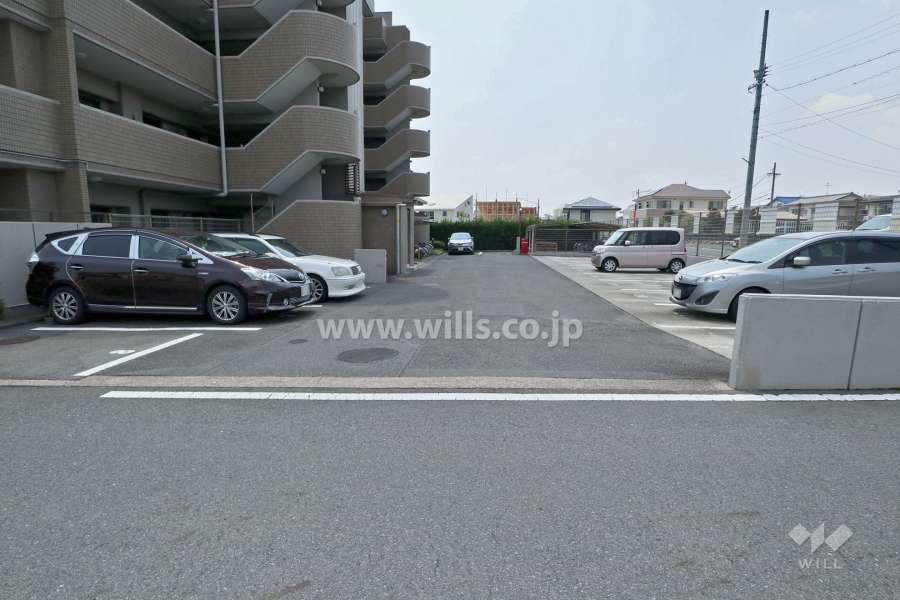 駐車場出入り口