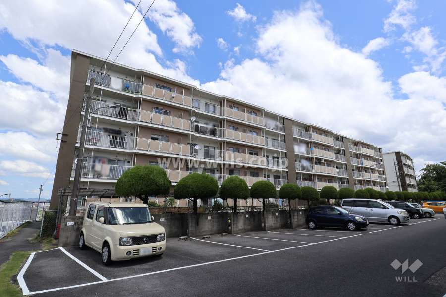 ラポール尾張旭A棟の外観（南西側から）