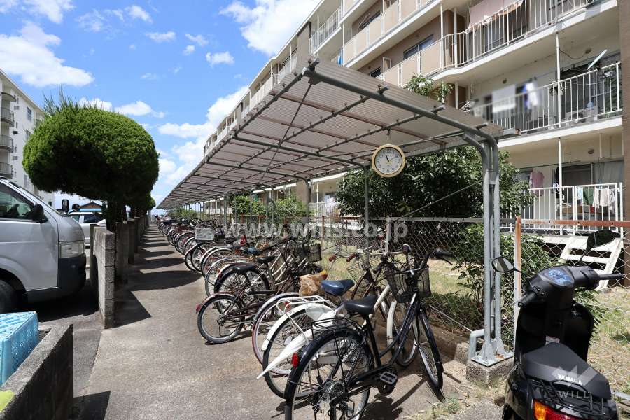 駐輪場とバイク置場