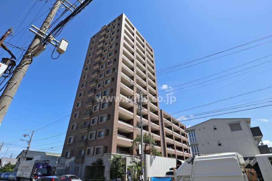 ライオンズステーションプラザ三郷の外観（南西側から）