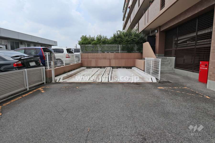 敷地内駐車場（屋外機械式）