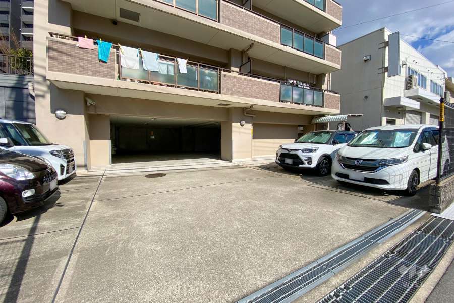 敷地内駐車場（屋外平面式）