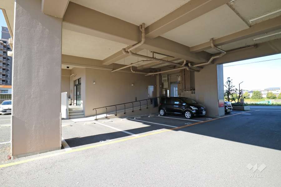敷地内駐車場（屋内平面式）