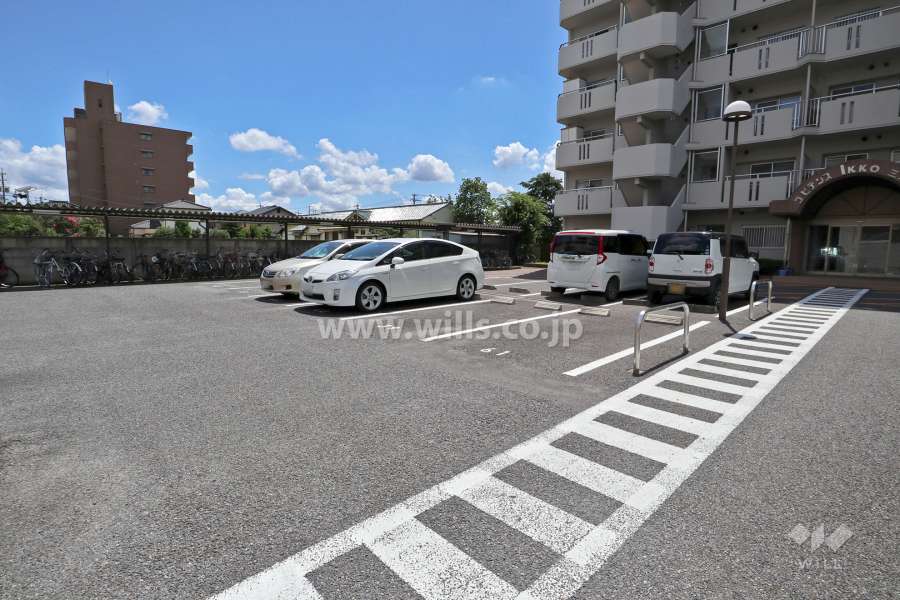 敷地内駐車場（屋外平面式）