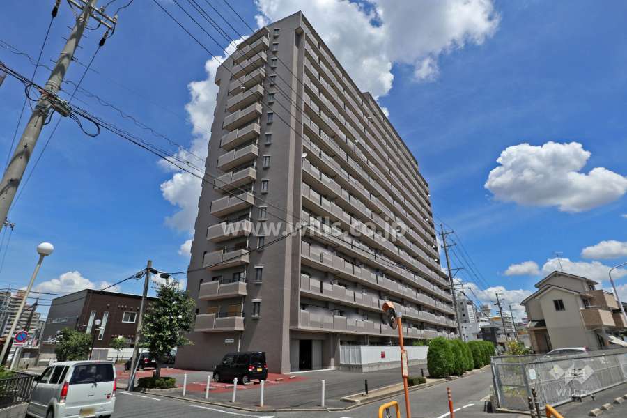 サンマンションアトレ三郷駅前の外観（南西側から）