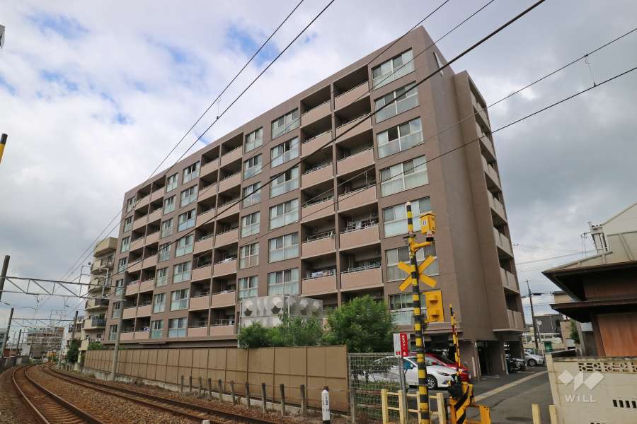 バンベール三郷の外観（南東側から）