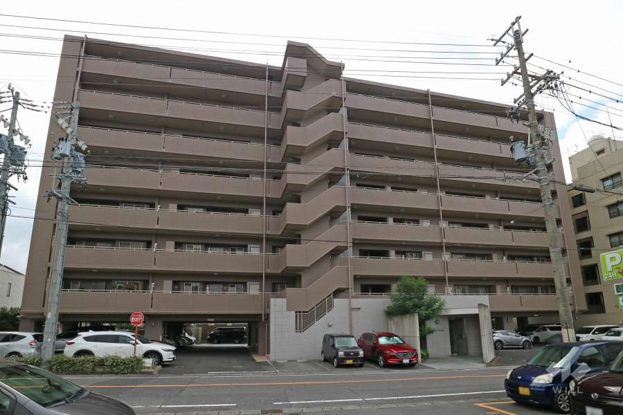 バンベール三郷の外観（北側から）