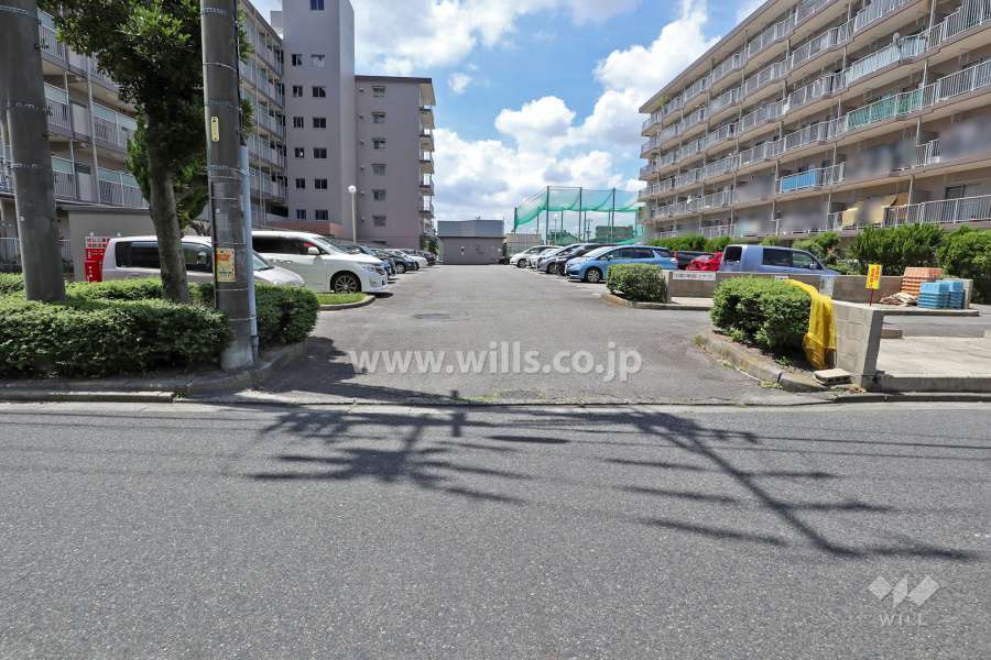 駐車場出入り口